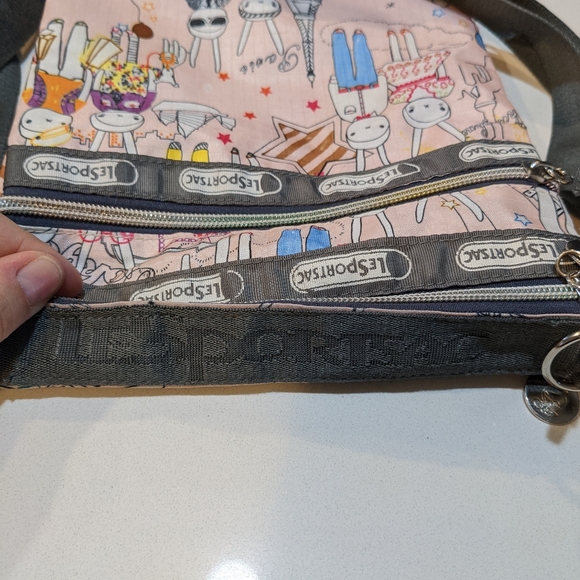Lesportsac cross body bag - Picture 3 of 4